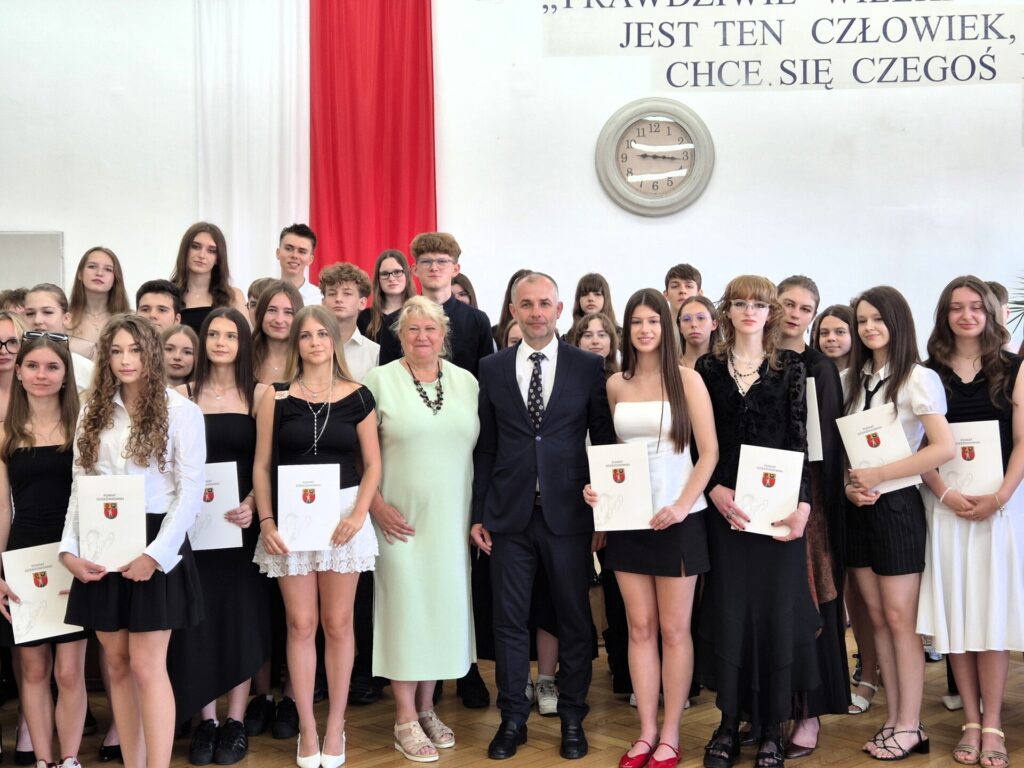 wicestarosta ze stypendystami II LO