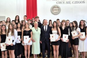 wicestarosta ze stypendystami II LO