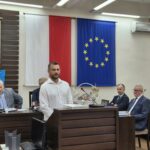Marcin Białek na mównicy