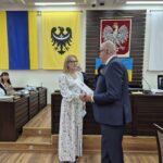 starosta i ustępująca dyrektor SOSW w Dzierżoniowie