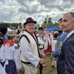wicestarosta i wójt z przedstawicielem zespołu Pojana