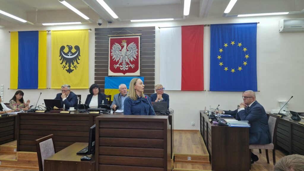 prezes sowiogórskich autobusów przemawia