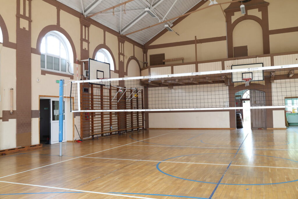 sala gimnastyczna wewnątrz