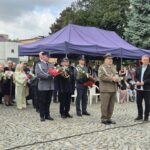 składanie kwiatów służby mundurowe