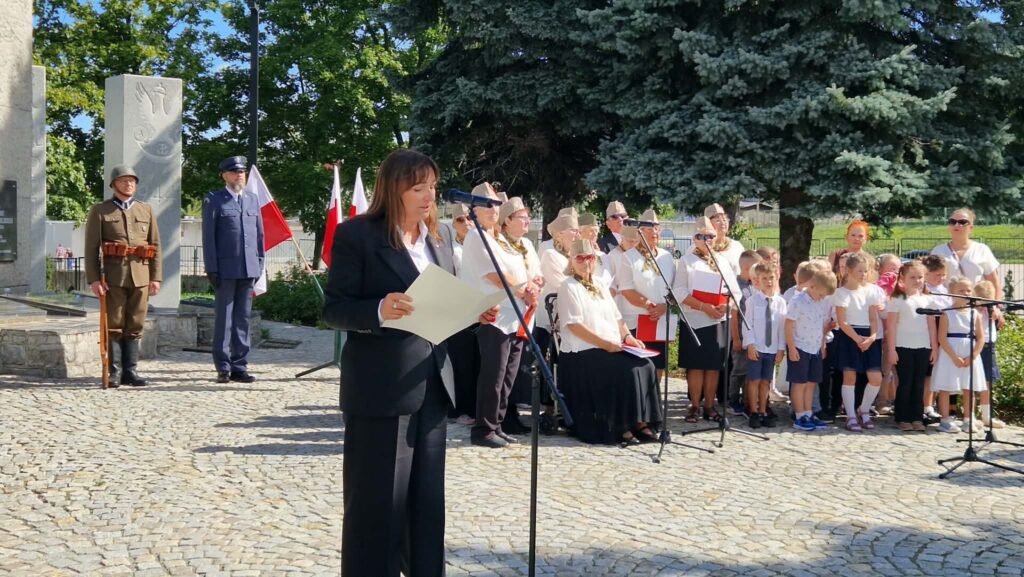 wicemarszałek sejmu podczas przemówienia