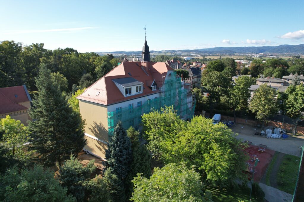 boczny widok na Radiobudę