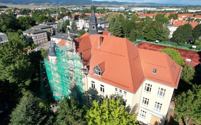 widok na Radiobudę podczas remontu
