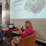 psycholożka podczas wykładu