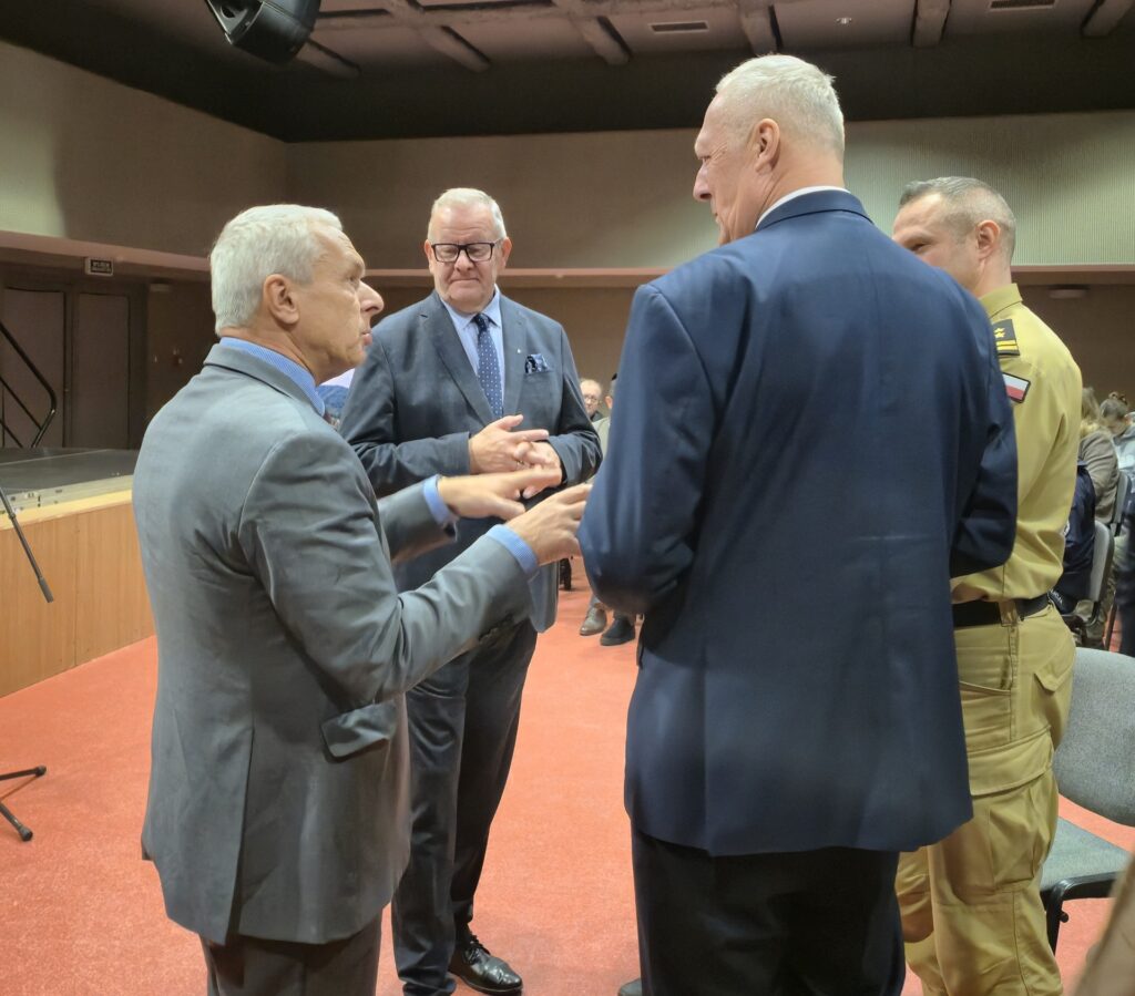 starosta, poseł, komendant i prowadzący