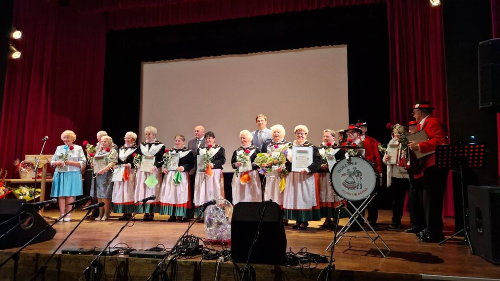grupowe zdjęcie zespół Górzanie