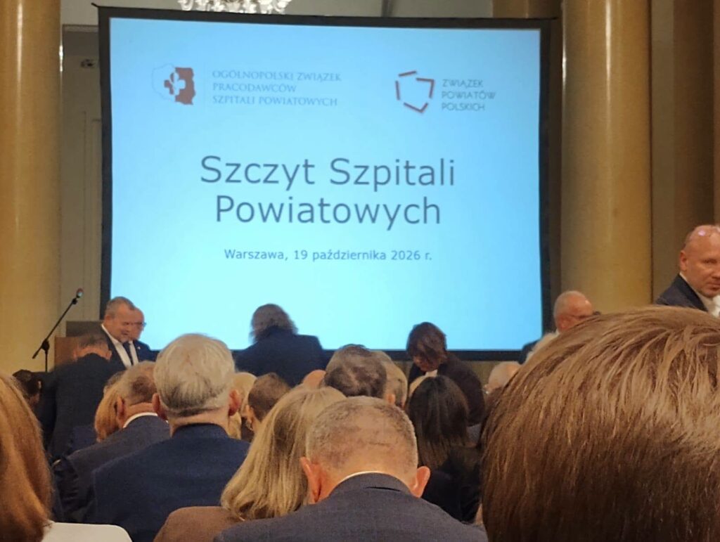 zdjęcie z widokiem na sale szczytu szpitali powiatowych